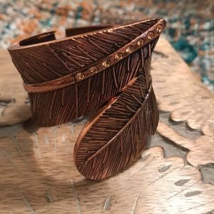 NWOT Metal feather cuff bracelet